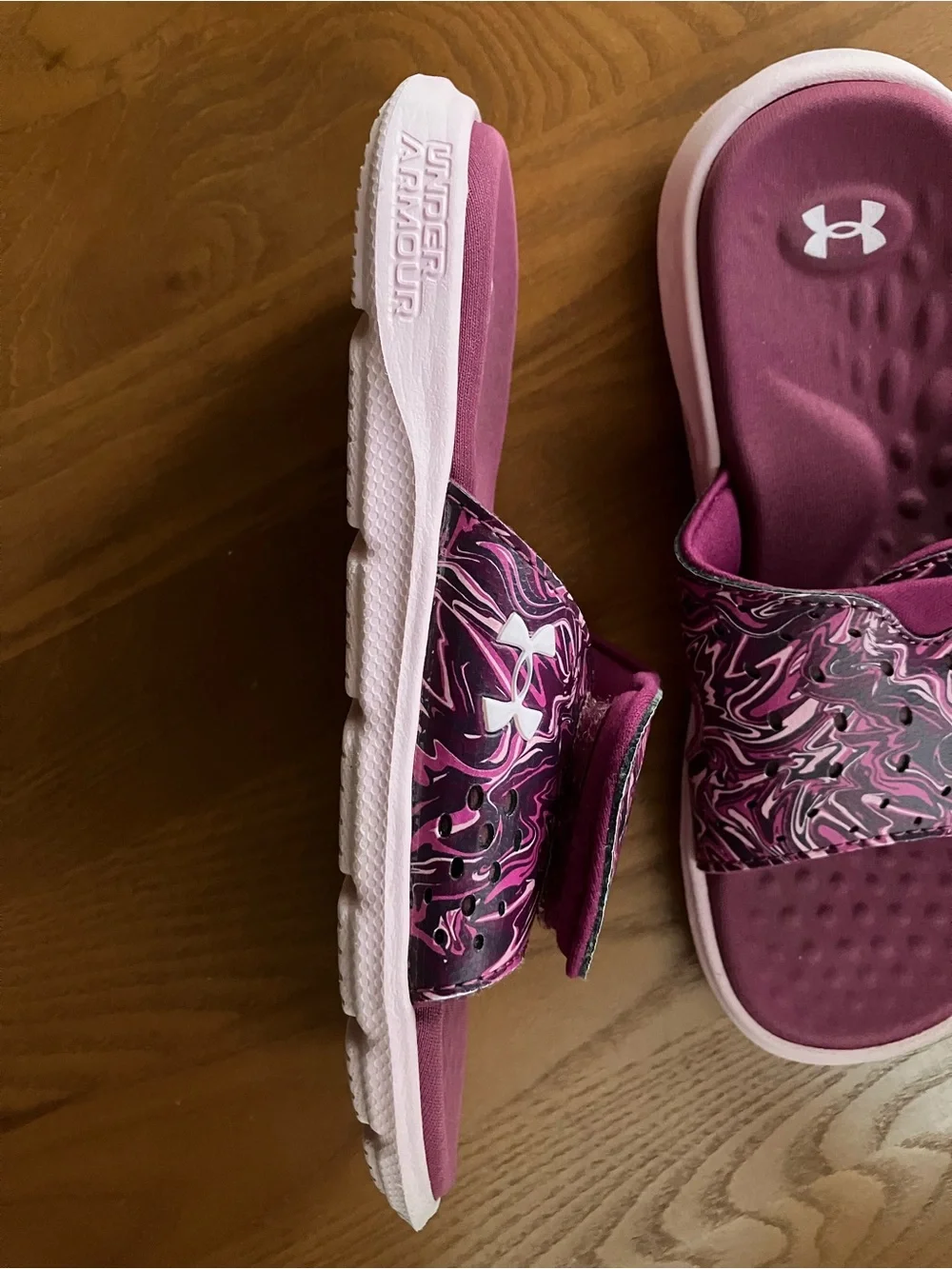 Kids 1Y Under Armour Maroon White and Pink Ignite Pro Graphic Slide Sandals